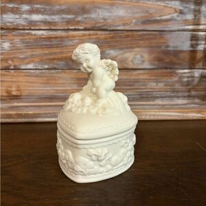 Cream Cherub Decorative Box